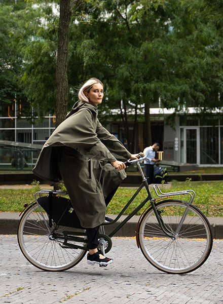 Women’s Waterproof Raincoats: What to Look for Before You Buy