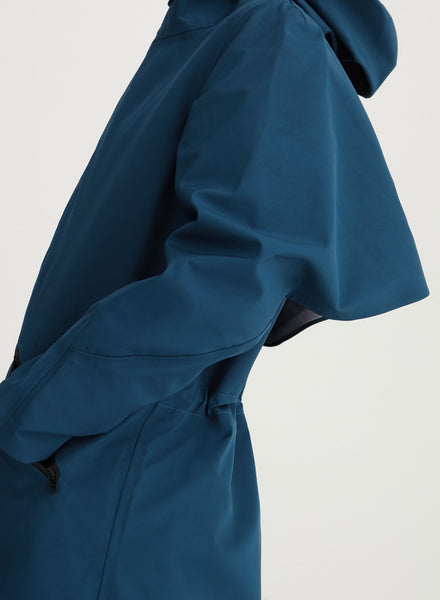 Rain Ponchos and Rainwear: What Makes Good Rain Protection?