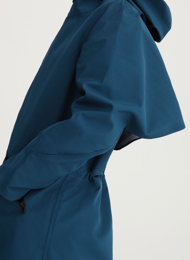 Regenponcho's en regenkleding: Wat maakt goede regenbescherming?